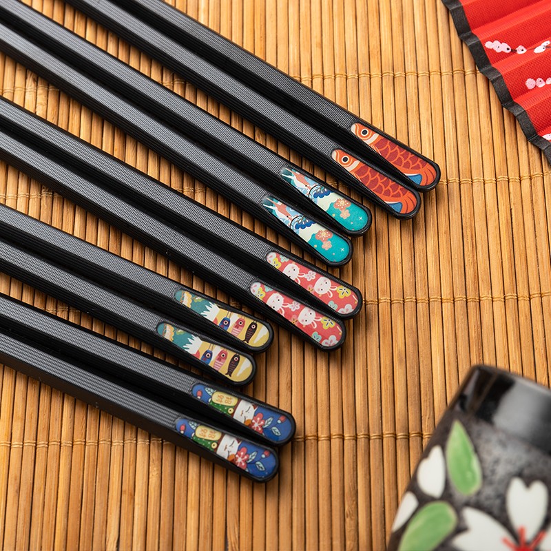 LOCK&LOCK Japanese-Style Pointed Alloy Chopsticks Set for Home Use, Heat-Resistant And Easy-To Cutlery Set, 5 Pairs