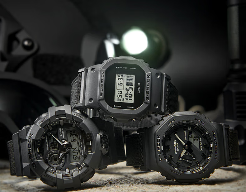 Casio Men's G-SHOCK Sports Watch, Electronic Smart Watch for Students, Japanese And Korean Style, Gift for Boyfriend, GA-700BCE 4