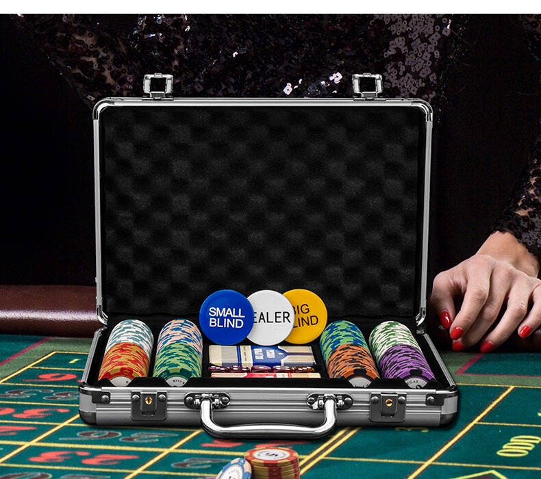 Huasheng Texas Hold'em Poker Chips, 200 Pieces, Clay Poker Chips, Mahjong Tiles, Coin Tokens, Point Coins, Reward Coins, Aluminum Box Set H-031 18