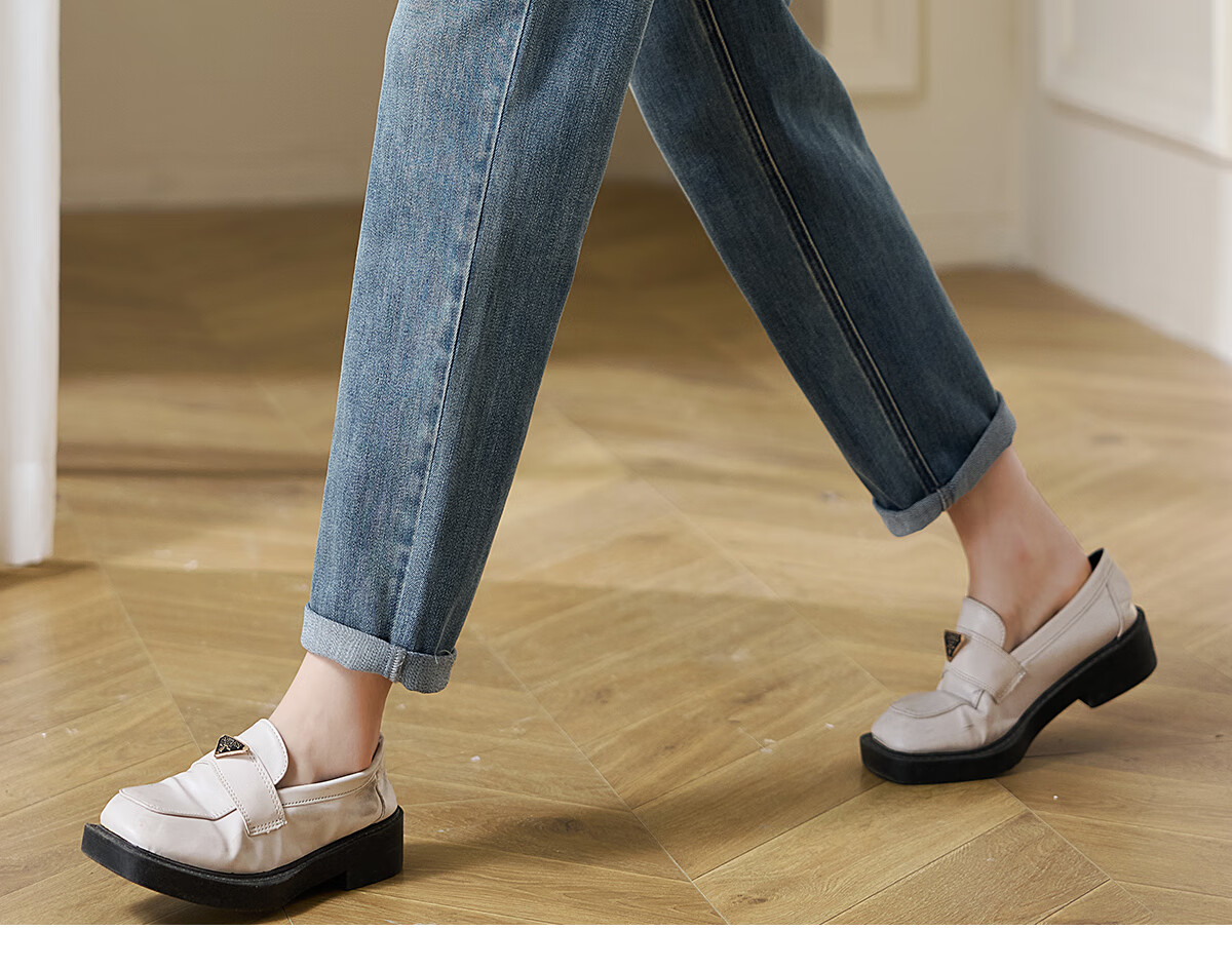 Chushen Women's High-Waisted Vintage Slim-Fit Jeans with Stylish Design And Functional Pockets, Straight-Leg Trousers S143N1001 21