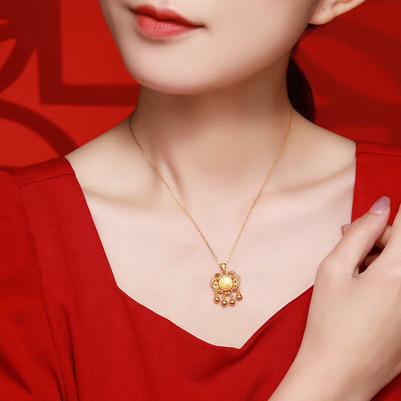 潮宏基 chj jewellery 福字金锁 足金黄金吊坠长命锁女款 计价 xpg30