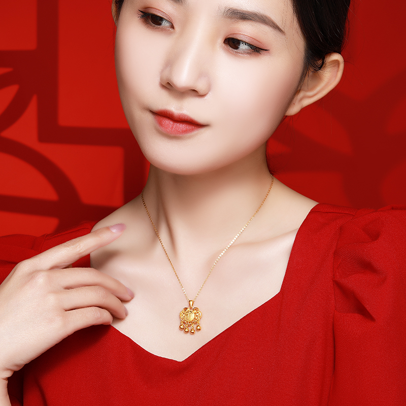 潮宏基 chj jewellery 福字金锁 足金黄金吊坠长命锁女款 计价 xpg30