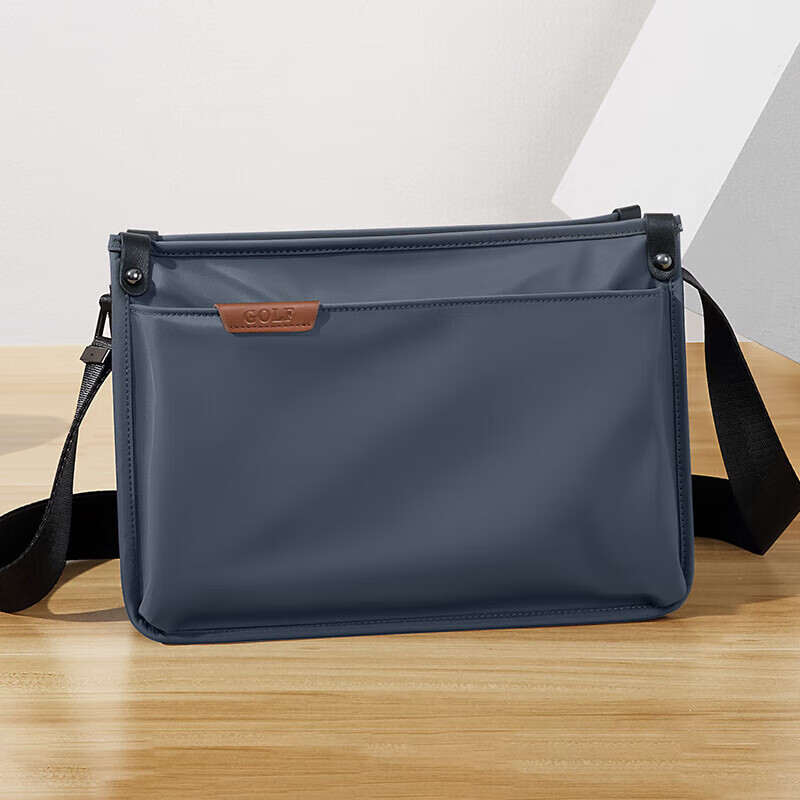 GOLF Shoulder Bag for Men, Large Capacity Crossbody Bag, Business Casual Water-Resistant Lightweight Messenger Bag for Phone And IPad