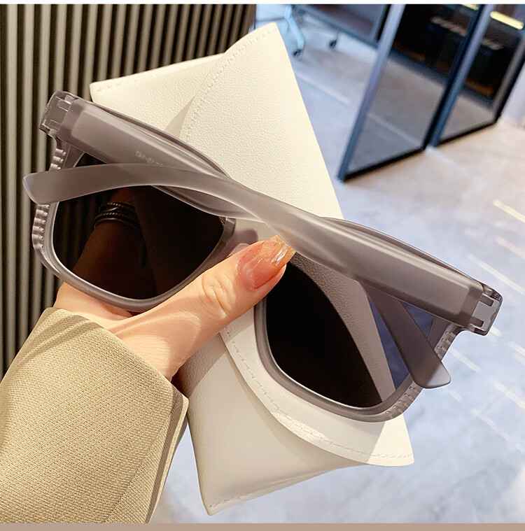 LESCA LUNETIER Clip-On Sunglasses for Nearsightedness, Polarized UV Protection Sunglasses for Men And Women, Driving Sun Protection with Prescription Lenses 19