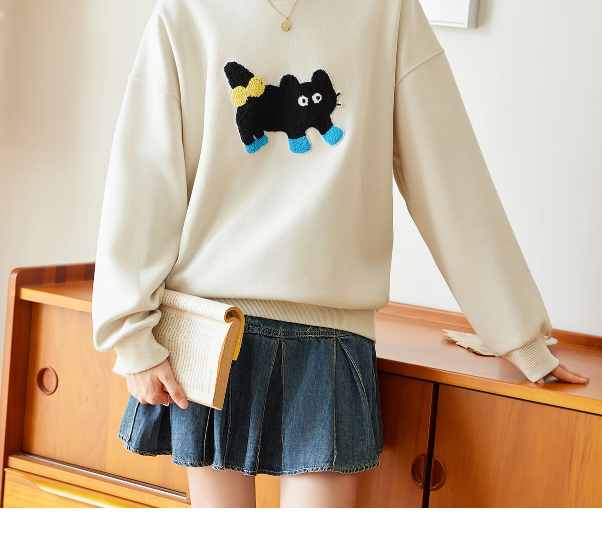 Halo Queen Women's Sweatshirt, Spring And Autumn Round Neck, Letter Print, Fashionable Versatile Comfortable Casual Pullover Top, New Product H143W1028 37