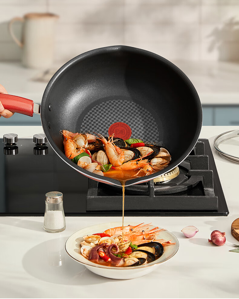 Tefal Non-Stick Wok, Flat Bottom Frying Pan, 28cm, Suitable for Induction Cookers, with Titanium 18