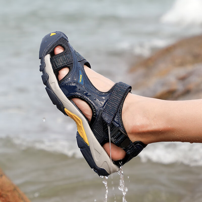 HUMTTO Summer Beach Sandals Outdoor Camping Creek Shoes Men's Lightweight Breathable Closed-Toe Sandals Dark Blue Size 40