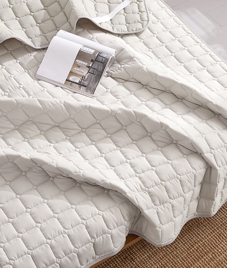 Dohia Home Textiles Washable Quilted Mattress Pad with Straps, Non-Slip Tatami Four-Season Protective Thin Pad for 1.5m Bed, 2x1.5m 4