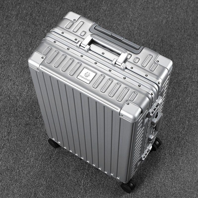 Чемодан ROAMING Aluminum Frame Suitcase, 20 дюймов, серебристый