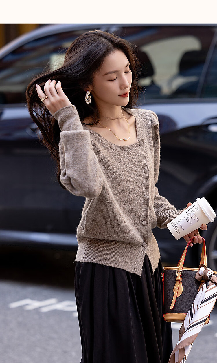 Dme [Zhonggu Mountain Tea] Spring And Autumn High-Wisdom Old Coin Style Cardigan, Slanted Doorway Collar, Knife-Necked Hem, Split Knit Sweater Women's Top 12
