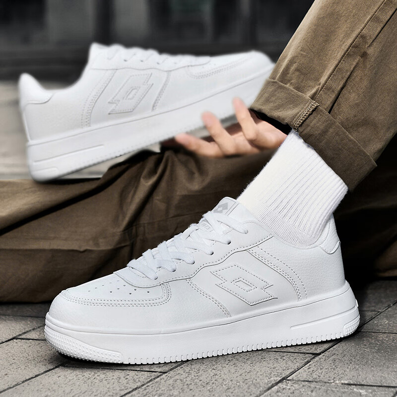 LOTTO Men's Skateboard Shoes with Shock Absorption And Rebound, Soft-Soled Lightweight Versatile Low-Top Casual Sneakers 8035 White 39