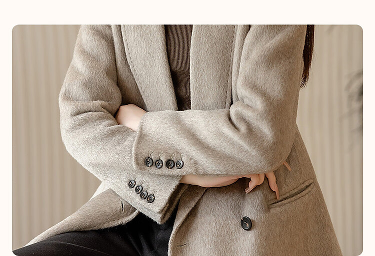 Dme [Elegant Aesthetics] Winter New Slim Fit Long Sleeve Double-Breasted Shearling Wool Short Coat for Women 2