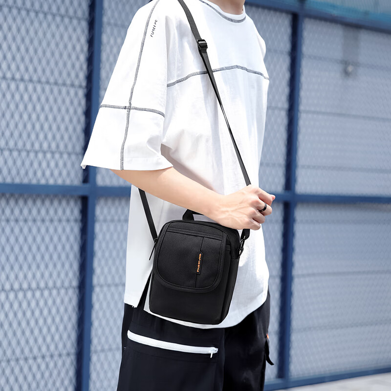 GOLF Shoulder Bag for Men And Women, Casual Crossbody Canvas Bag with Multiple Compartments, Water-Resistant Mini Sports Messenger Bag