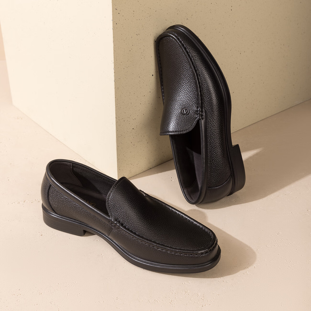 Aokang Business Casual Leather Shoes for Men, Cowhide Soft-Soled Comfortable Slip-On Loafers, Black, Size 39 1