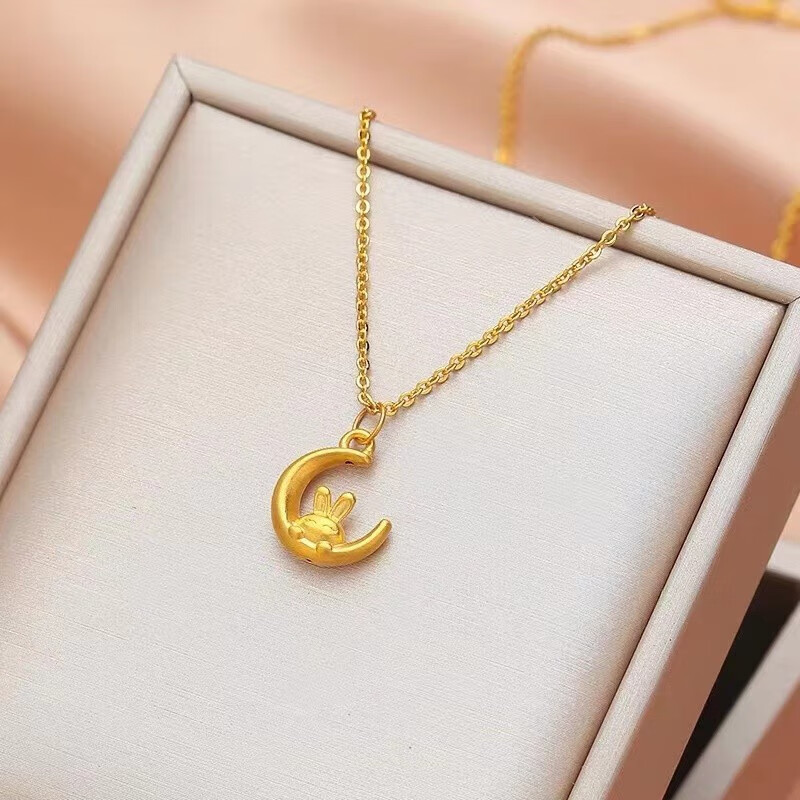 老凤凰老凤凰珠宝足金999项链女黄金望月兔月亮兔子吊坠金锁骨链本命