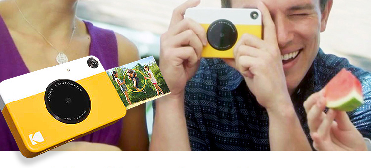 KODAK PRINTOMATIC Camera, Black And White, Instant Printing (Print As You Take, No Ink Printing, Simple Contrasting Colors), Gift Box Set 7