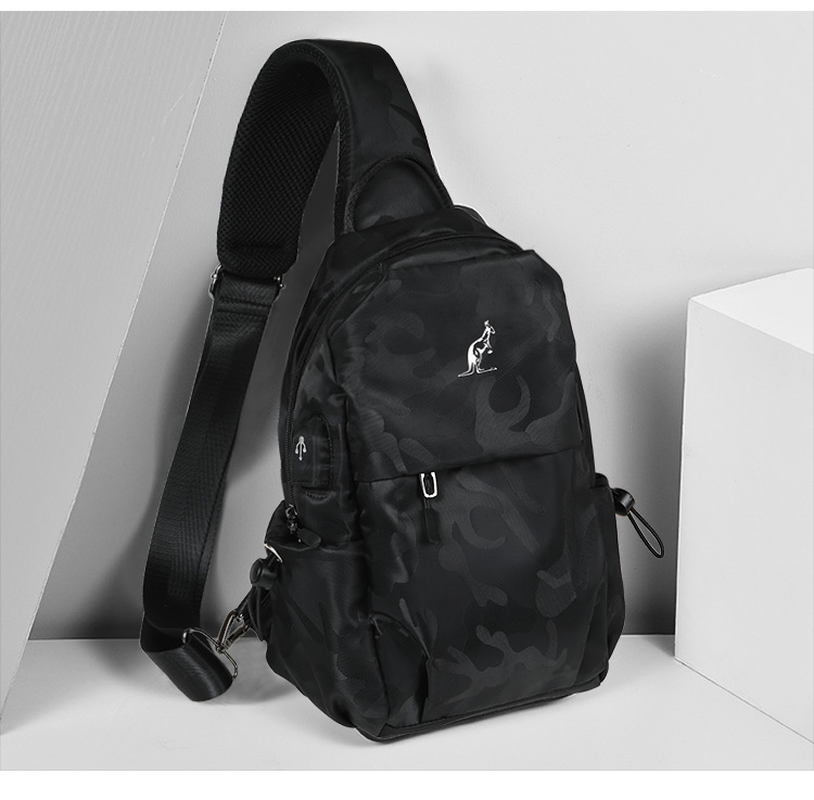 意大利袋鼠(lalpina)胸包男防泼水单肩包男士大容量斜挎包休闲手机包