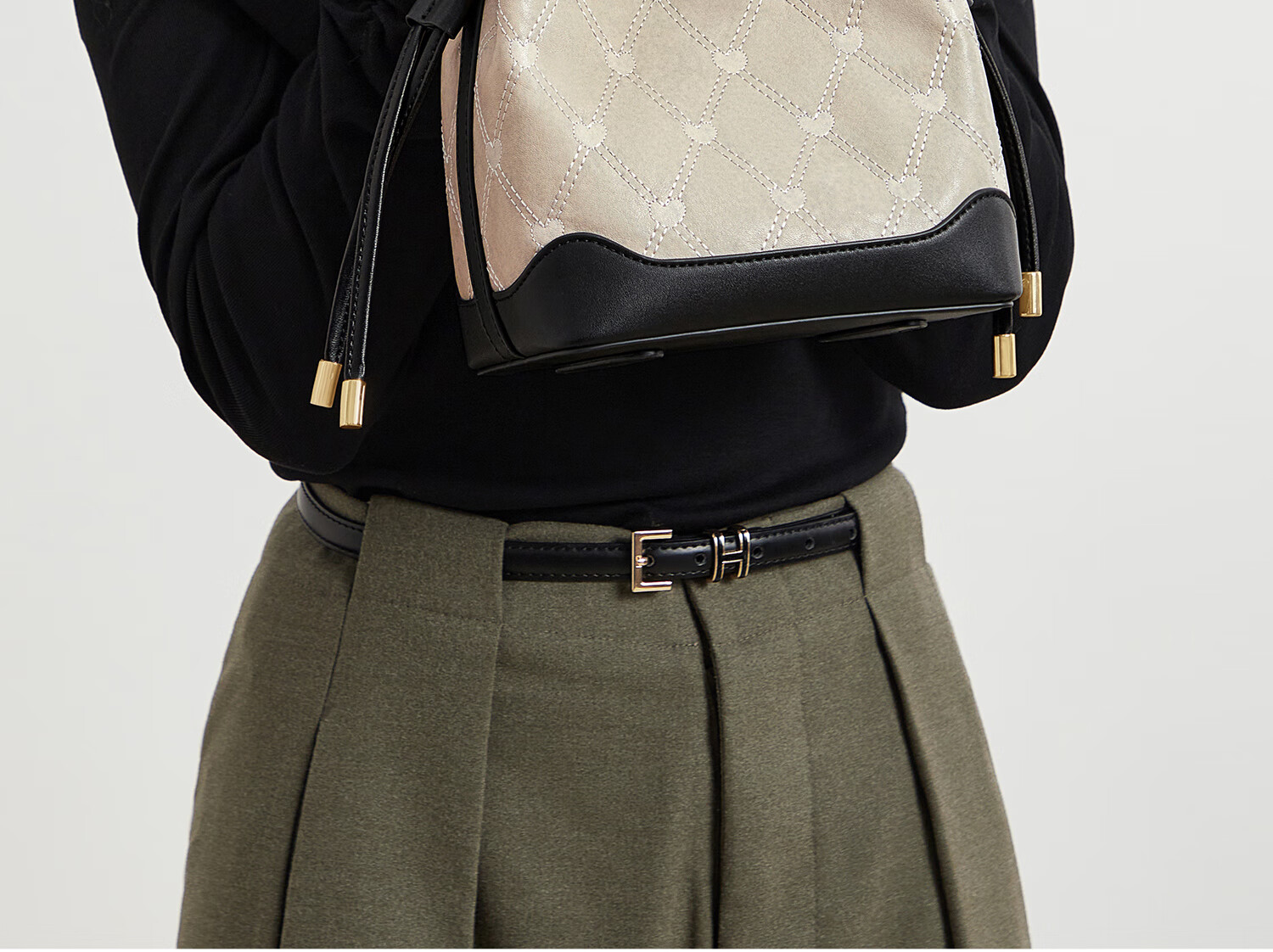 Cnoles Bucket Bag, Women's Niche High-End Crossbody Shoulder Bag, Practical Gift for Girlfriend on Valentine's Day 2