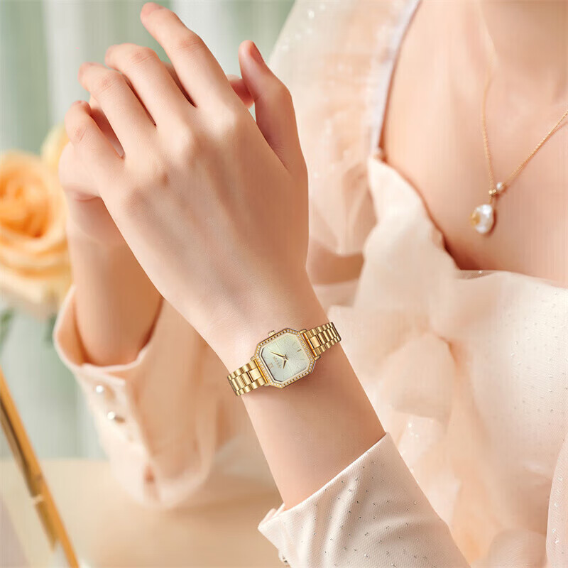 Julius Women's Watch with Oil-Filled Spark Pattern, Versatile Gift for Girlfriend, Suitable for Commuting, Female Students And Ladies, Gold Color JA-1406B