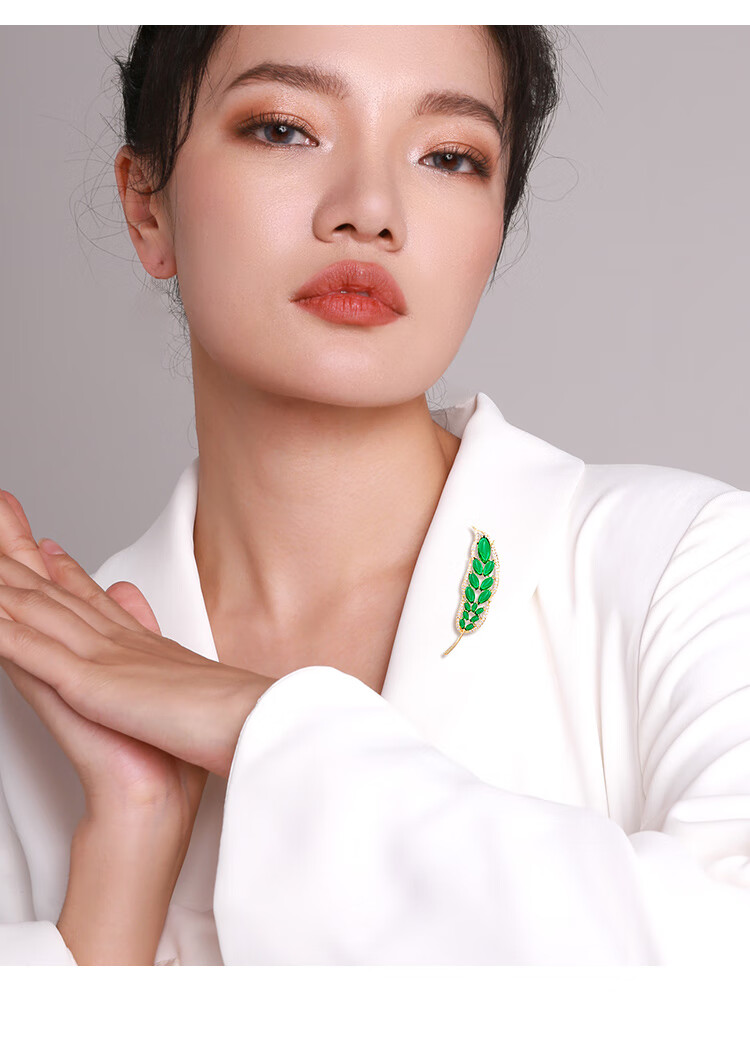 Qlady Leaf Brooch, High-End Women's Luxury Green Corsage, Suit Accessory, Anti-Exposure Collar Pin, Birthday And New Year Gift 9