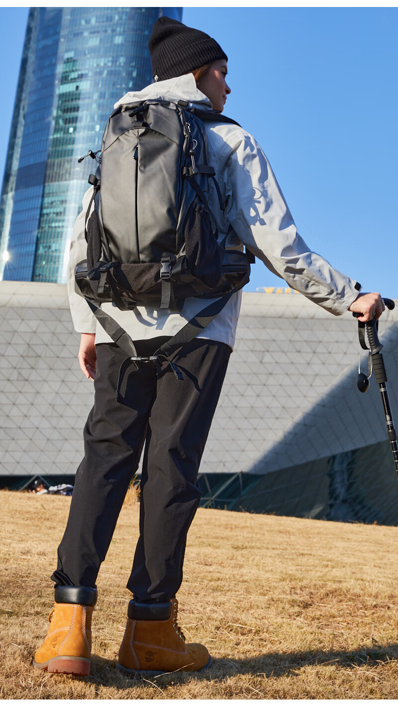 WEWOO Outdoor Hiking Backpack, Lightweight Rucksack, Professional New Model, Large Capacity, Travel Sports Waterproof Nylon, White 25