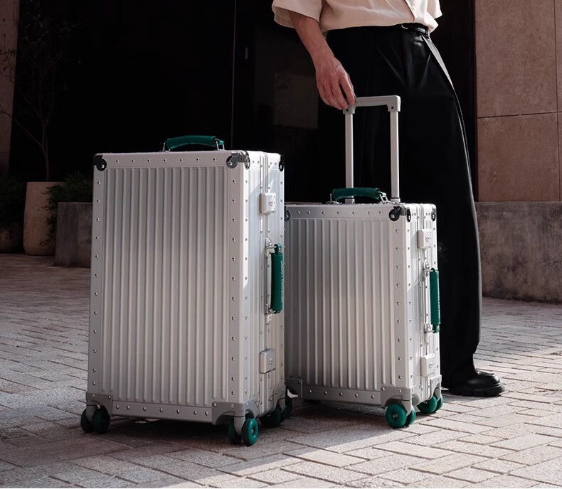 Dream Traveler All-Aluminum Magnesium Alloy Trolley Suitcase with Spinner Wheels, Metal Luggage for Men And Women, 24-Inch Gold with Gree 2