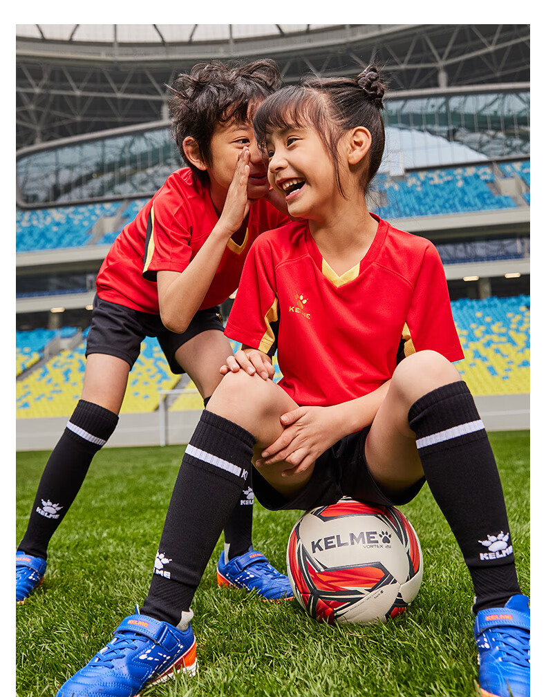 KELME Children's Soccer Socks, Long Training Socks, Non-Slip Breathable Professional Training Soccer Socks, Black And White 3