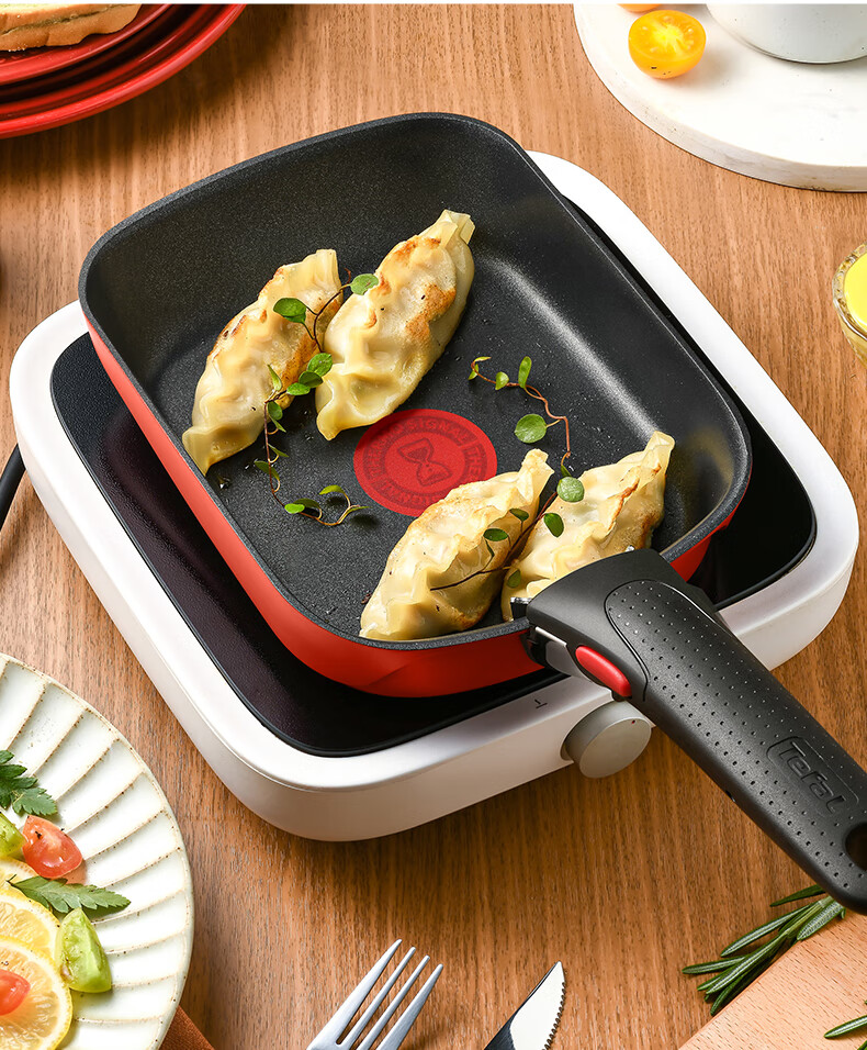 Tefal Detachable Frying Pan for Tamagoyaki And Eggs, Non-Stick Breakfast Pan with Titanium Coating, Compatible with Gas Stove And Induction Cooker, Red 8