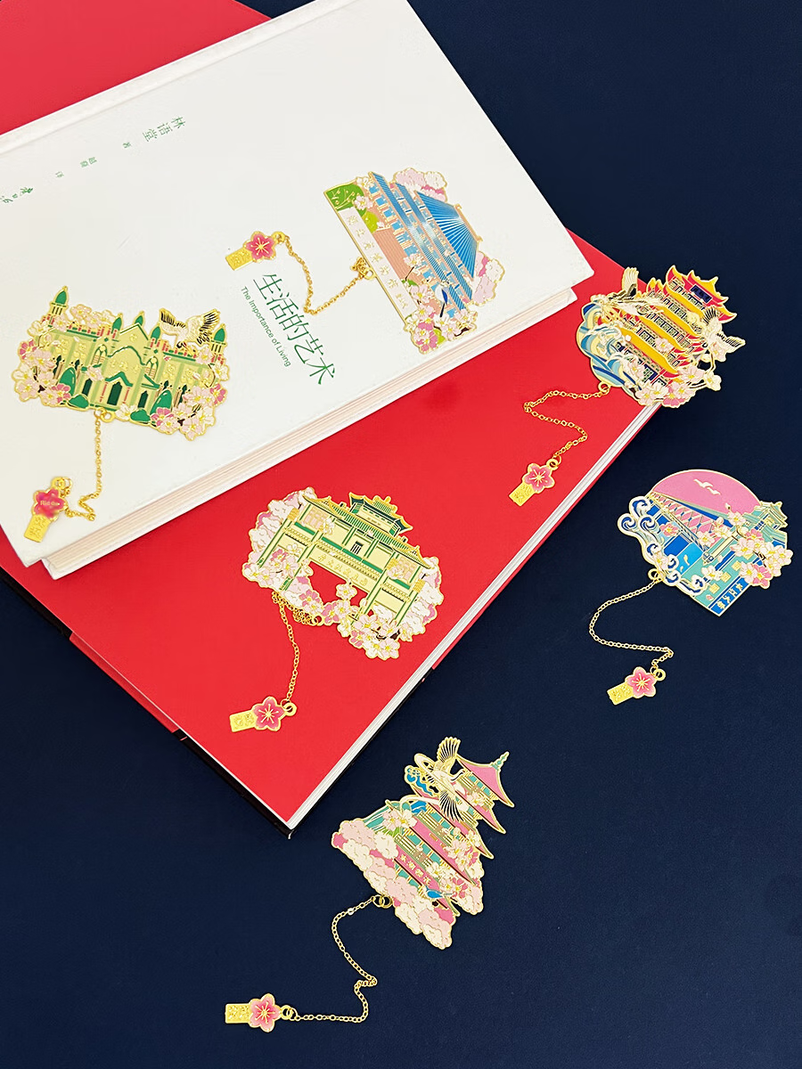 Ouliwen Classical Chinese Style Bookmark, Creative High-Quality Exquisite Metal Bookmark, Aesthetically Pleasing Cultural And Creative Gift for Students, Practical Clip for Teachers' Birthday And Graduation Season, Donghu 10