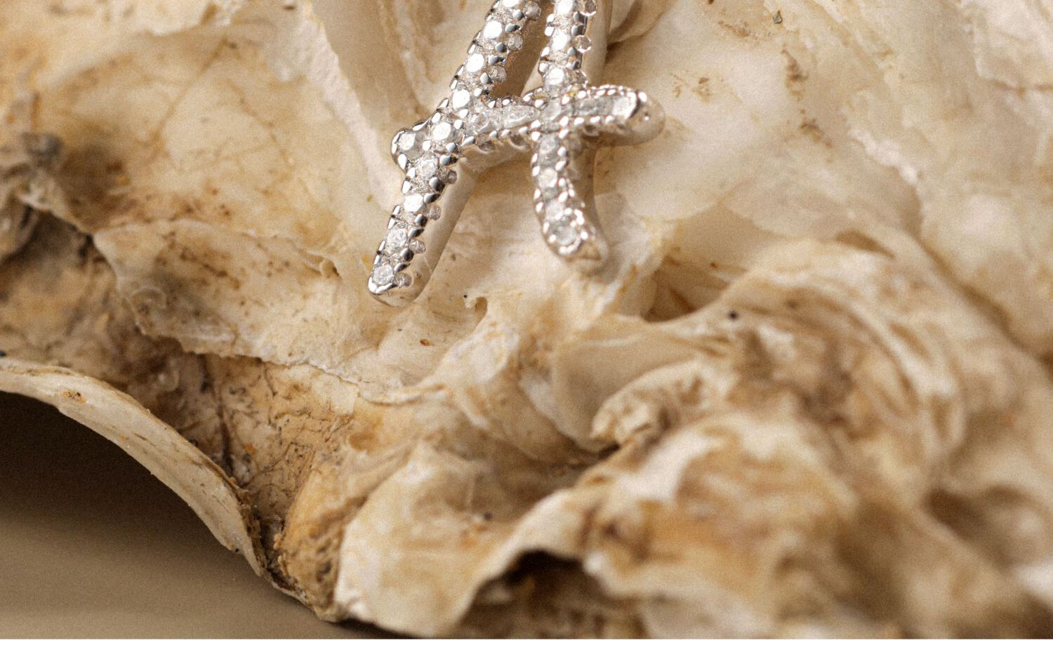 Arsis Art Letter Necklace for Women, Silver Necklace with Original Design, Fashionable And Versatile, Birthday Gift for Girlfriend 5