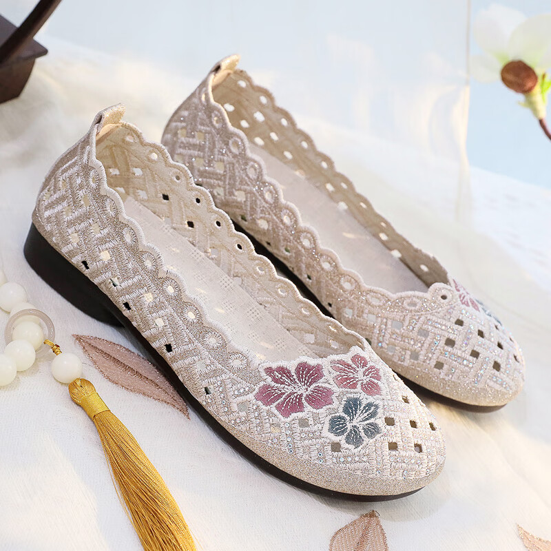Ankang Summer Old Beijing Cloth Shoes for Women, Breathable Mesh Upper, Embroidered Comfortable Mom Shoes, 66675, Beige, Size 35