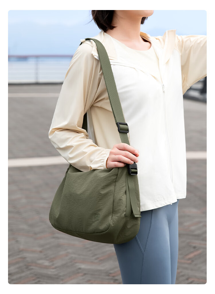 GOLF Shoulder Bag, Casual Crossbody Bag for Men And Women, Lightweight Water-Resistant Cycling Sports Bag with Phone And IPad Pockets 5