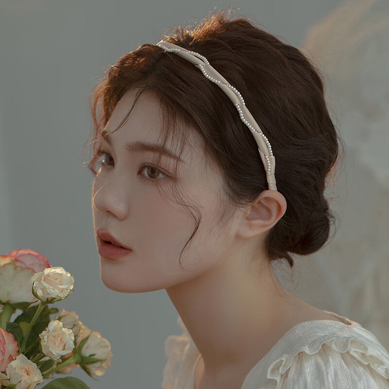Xiangwan Hair Headband, Vintage Elegant Pearl Headband for Women, High-End Feel, Versatile Thin Headband for Going Out, Elegant Hair Accessory