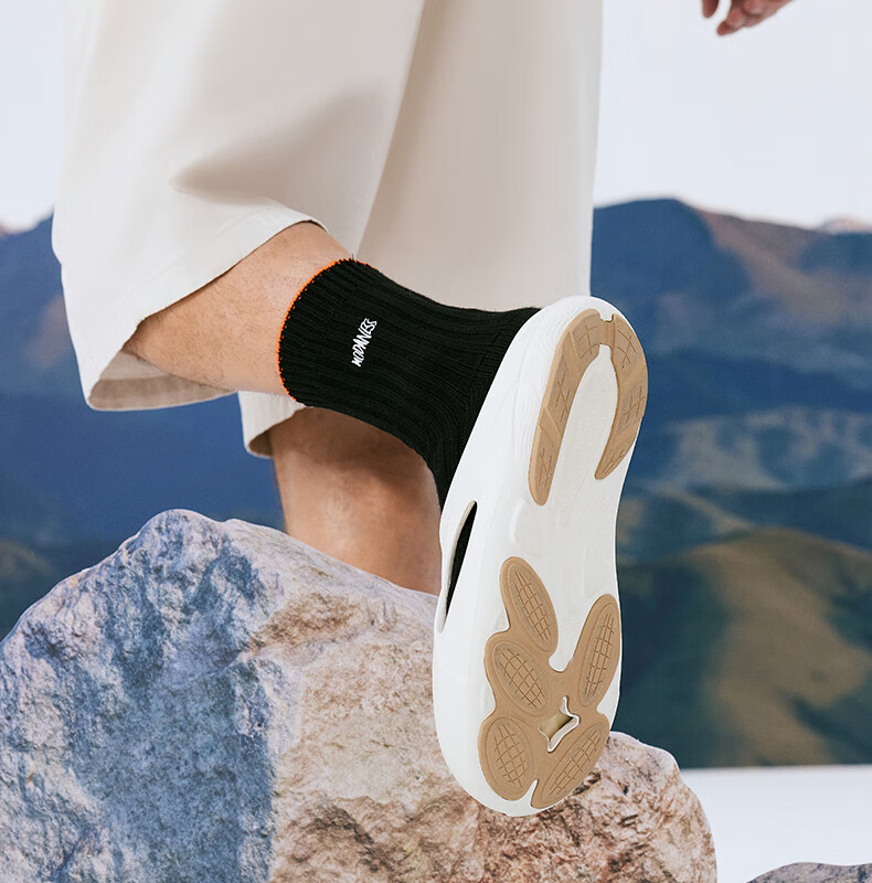 PEAK Taiji Feiyu Slippers, Outdoor Stream Tracing, Fashionable Soft Elastic Non-Slip Beach Shoes, Comfortable Sports Slippers for Men, DL420197 2