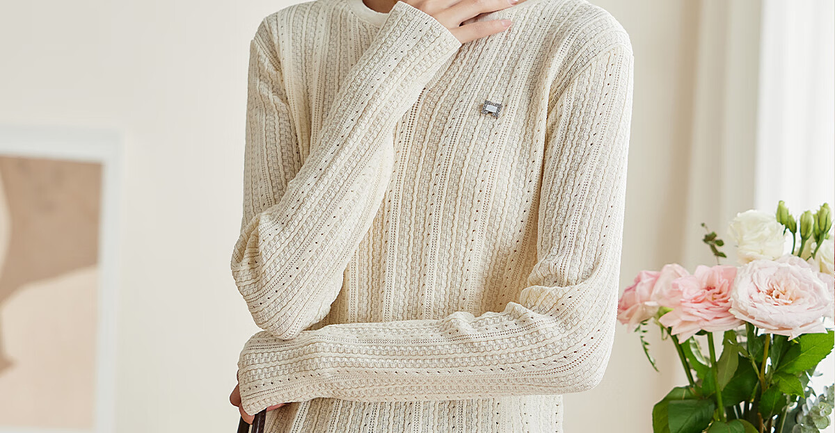 PinCai Women's Knit Sweater, Spring And Autumn Thin Style, Niche V-Neck Split Knit Top, Loose Inner Layer Base Shirt P143Z3008 48