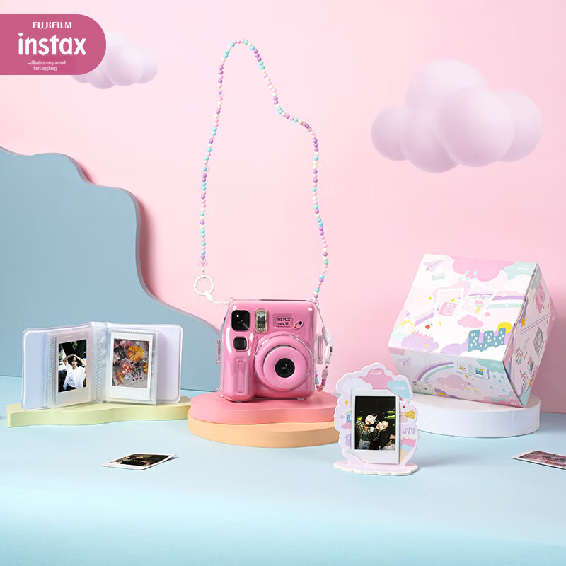 INSTAX...