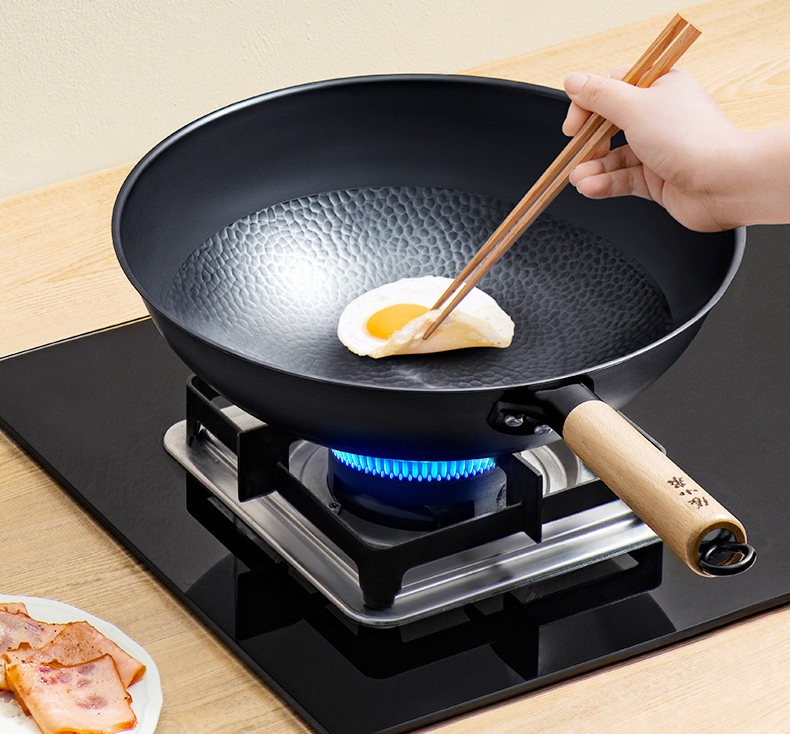 Zhangxiaoquan Uncoated Chinese Stir-Fry Wok, Fine Iron Pot, Hammered Pattern Bottom, Gas Stove Specific Model, 30cm with Lid, C30830300 12