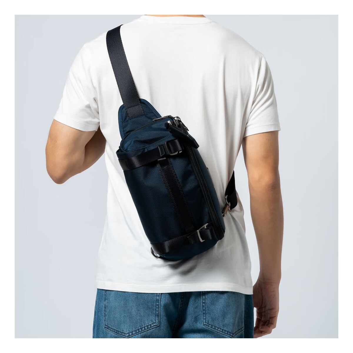 TUMI ALPHA BRAVO Men's Business Sports Waist Pack, Chest Bag, Large Capacity Flip-Top Sports Bag, Navy Blue 2