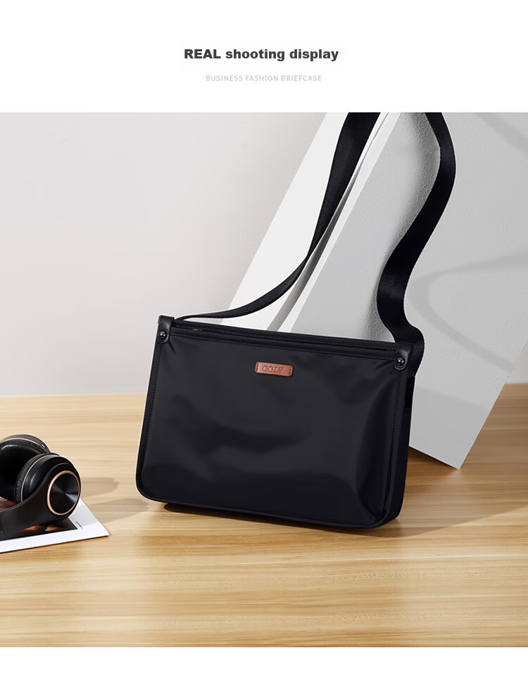 GOLF Shoulder Bag for Men, Large Capacity Crossbody Bag, Business Casual Water-Resistant Lightweight Phone Bag, Trendy IPad Messenger Bag, Fashionable Men's Satchel 5I797463J Black 17