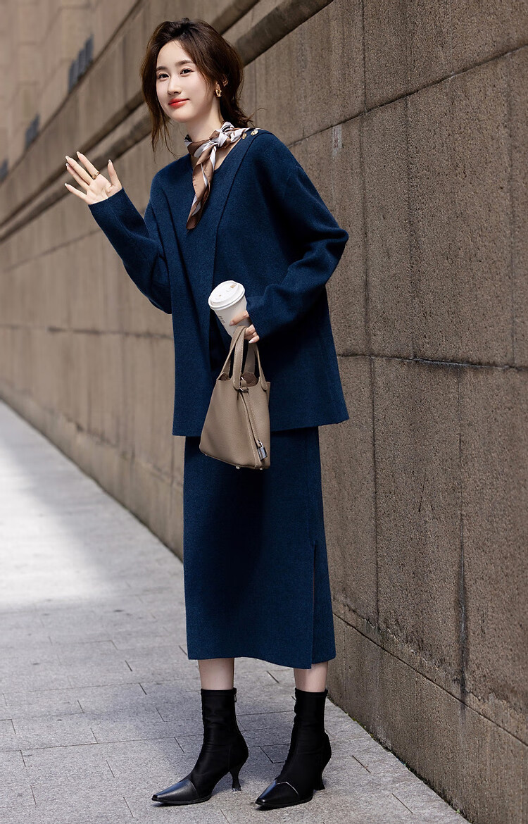 Dme [Xianzhi Qiuguang] Spring And Autumn New Lazy French-Style Set, Fleece Yarn, Relaxed Fit, Concealing Knit Two-Piece Set for Wome 14