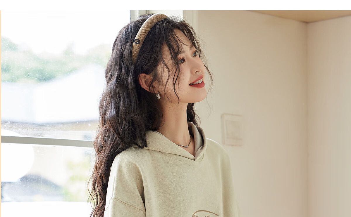 Halo Queen Women's Sweatshirt, Suede Fleece, Spring And Autumn Round Neck, Letter Print Pullover, Loose Fit Versatile Sweatshirt, New Product H143W1022 45