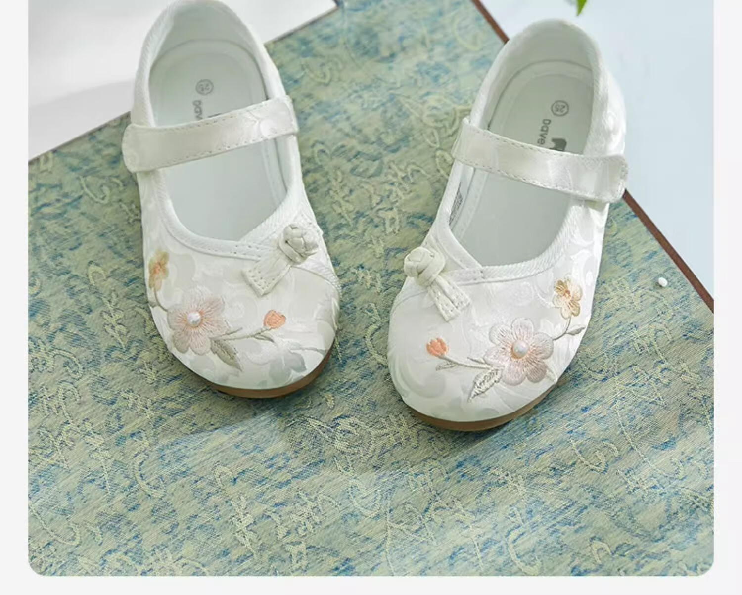 DAVE & BELLA Girls' Embroidered Shoes, Chinese Style Children's Hanfu Qipao Shoes, Frog Buttons, Spring And Autumn Season Girls' Shoes 12