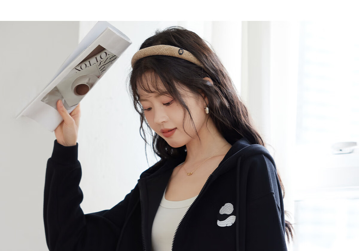 Halo Queen Hoodie Jacket for Women, Spring And Autumn, with Hood And Zipper Pockets, Loose-Fitting Fashion Casual Outerwear, New Product H143W1010 23