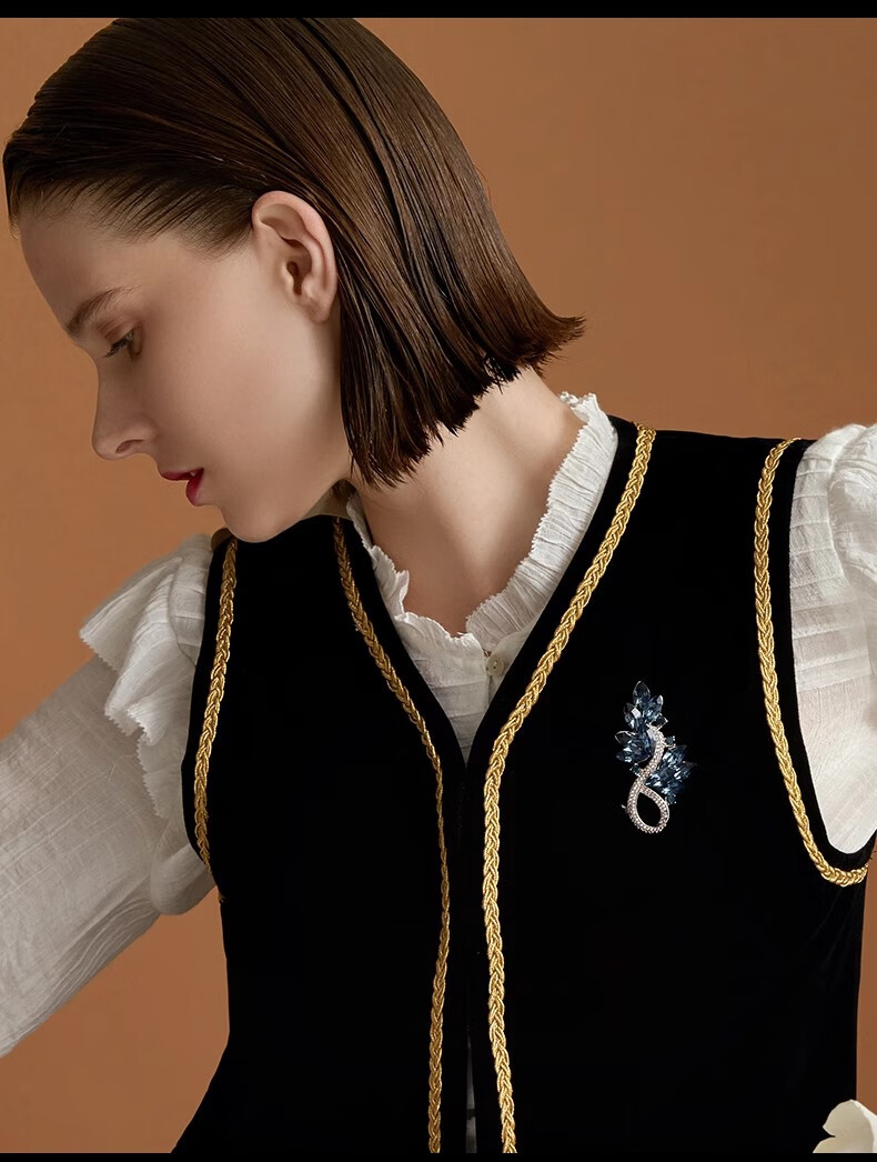 Eternelle French Crystal Brooch, Elegant And High-End European Style Corsage, Birthday Gift 5