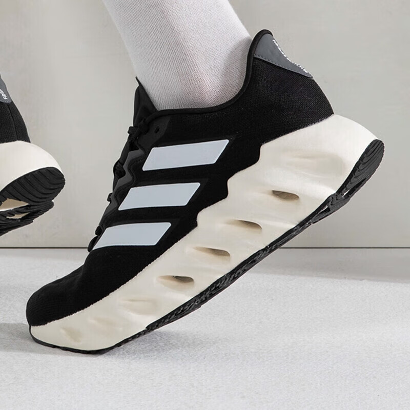 Adidas Men's Running Series SWITCH FWD M Athletic Running Shoes ID1780, Size 42 UK8