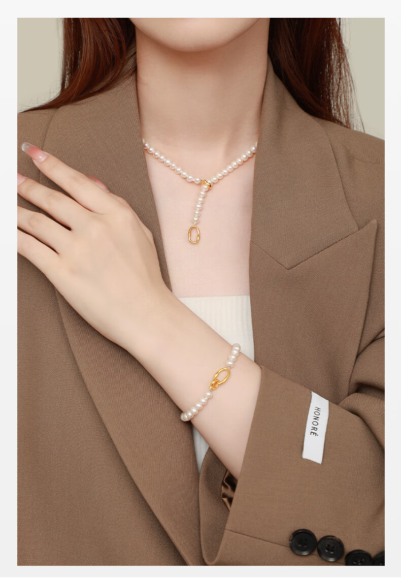 CHOW TAI SENG Freshwater Pearl Necklace for Women with S925 Silver Clasp, Interlocking Chain, Gift for Girlfriend New Year 1
