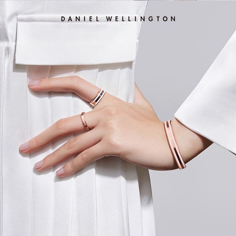 DanielWellington [Limited Time Sale] DW Women's Bracelet, Rose Pink Small Open Bangle DW010 Birthday Gift