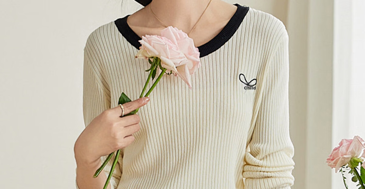 PinCai Women's Knit Sweater, Early Autumn Round Neck Bow Embroidery Knit Top, Slim-Fit Base Layer Sweater P143Z3009 63