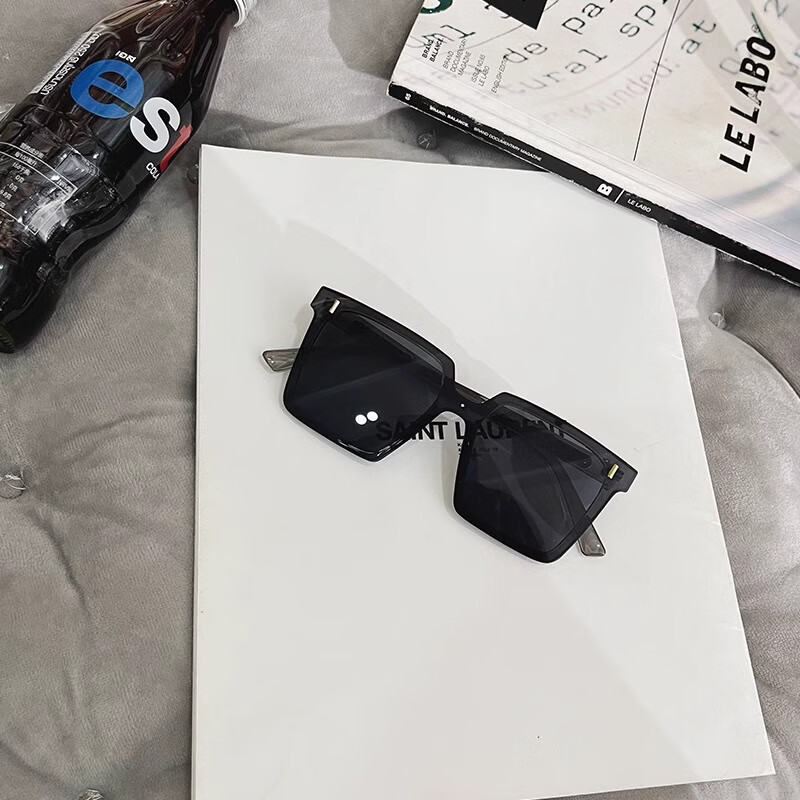 LESCA LUNETIER Simple Square Sunglasses, Trendy Men's Style, High-Definition Driving UV Protection Sunglasses for Women, Glossy Black 6