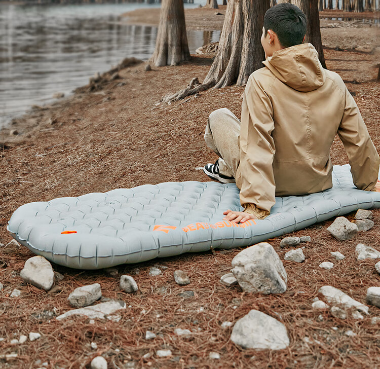 SEA TO SUMMIT Outdoor Inflatable Sleeping Pad, Moisture-Proof Mat, Hiking And Camping Portable Ultra-Light Ground Mat, Thickened Tent Floor Mat for Sleeping on The Ground 4
